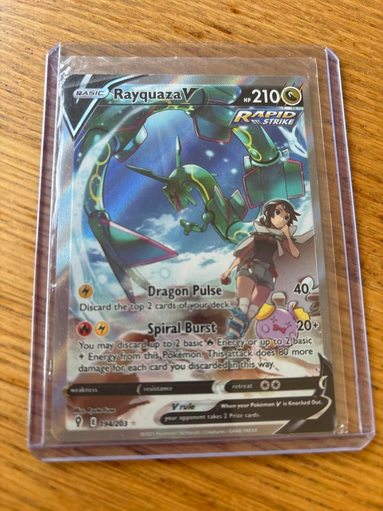 Rayquaza V (Full Art), Ophalen of Verzenden, Zo goed als nieuw, Losse kaart