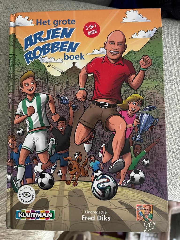 Het grote Arjen Robben boek - 3-in-1 boek, Ophalen of Verzenden, Zo goed als nieuw, Balsport