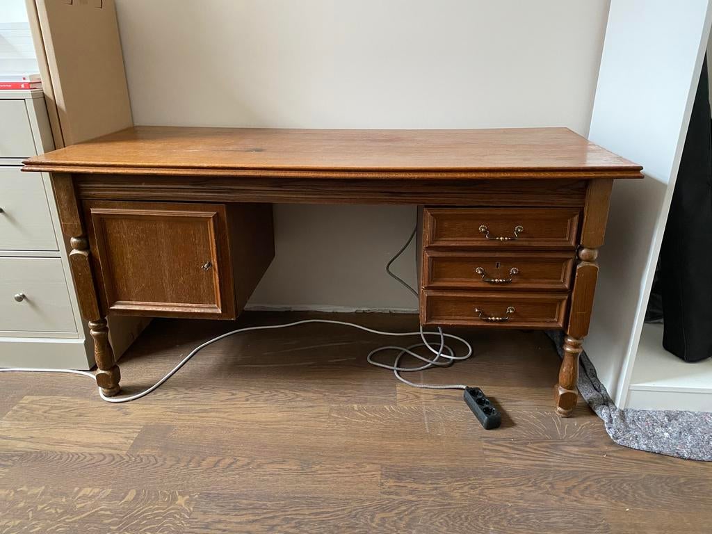Antiek bureau, Huis en Inrichting, Bureaus, Ophalen, Zo goed als nieuw