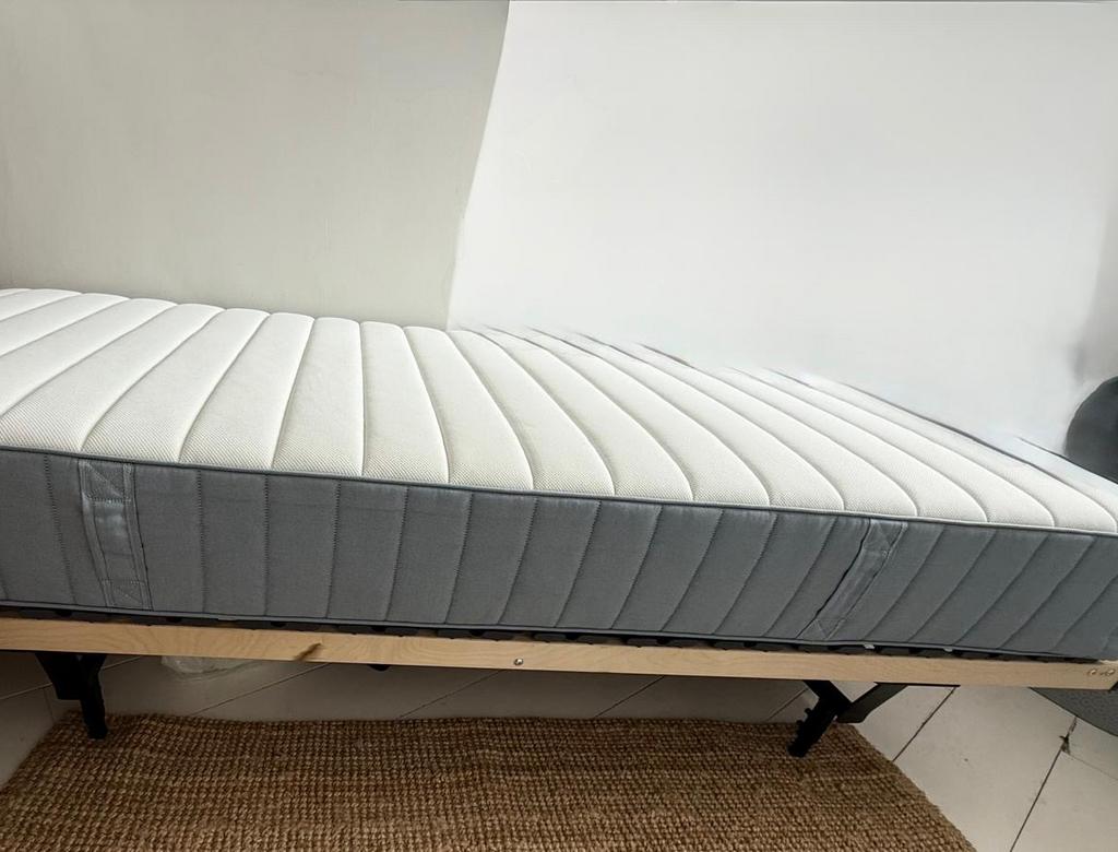 Complete set: Ikea matras, topper en lattenbodem (90x200), Huis en Inrichting, Slaapkamer | Matrassen en Bedbodems, Ophalen, 90 cm