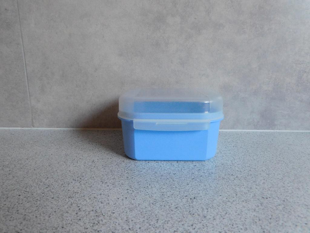 Tupperware Variadoos 450 ml. Licht Blauw, Huis en Inrichting, Keuken | Tupperware, Ophalen of Verzenden, Zo goed als nieuw, Blauw