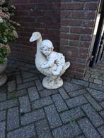 Tuinbeeld Fontein Jongetje op Gans, Tuin en Terras, Tuinbeelden, Ophalen of Verzenden, Zo goed als nieuw, Beton, Dierenbeeld