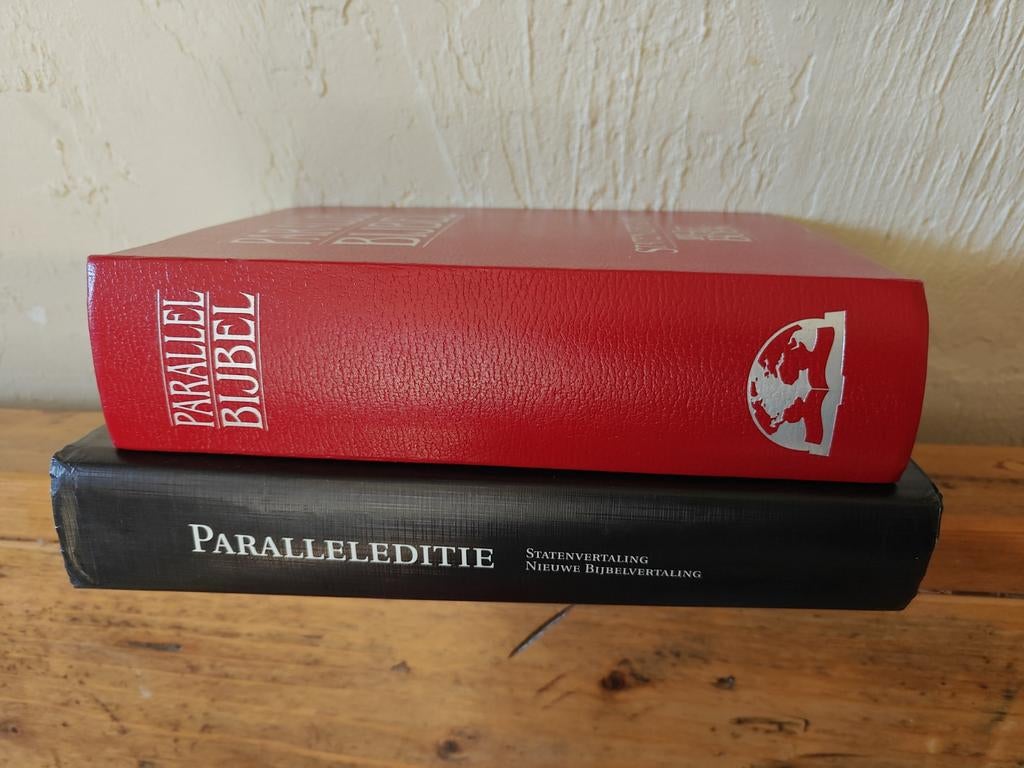 2 X Parallel Bijbel., Boeken, Ophalen of Verzenden, Nieuw