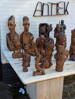 19 houten beelden Afrika een koop €120, Antiek en Kunst, Ophalen