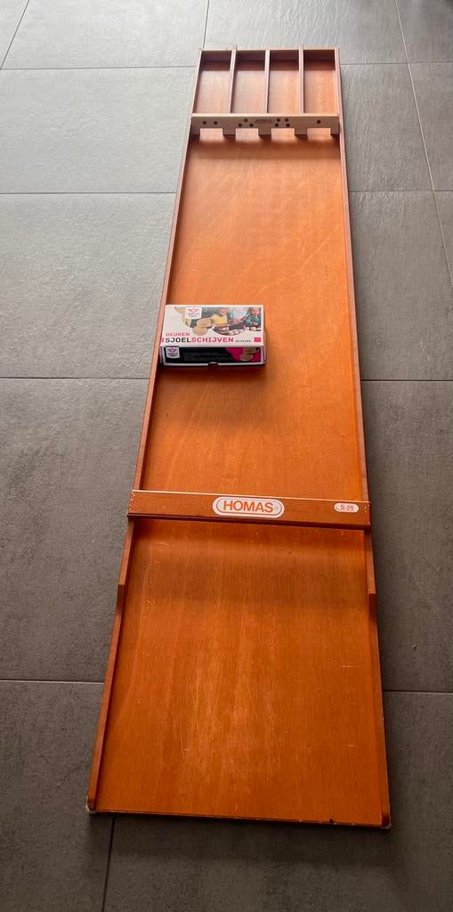Homas sjoelbak en Beuken sjoelschijven in goede staat, Ophalen, Zo goed als nieuw