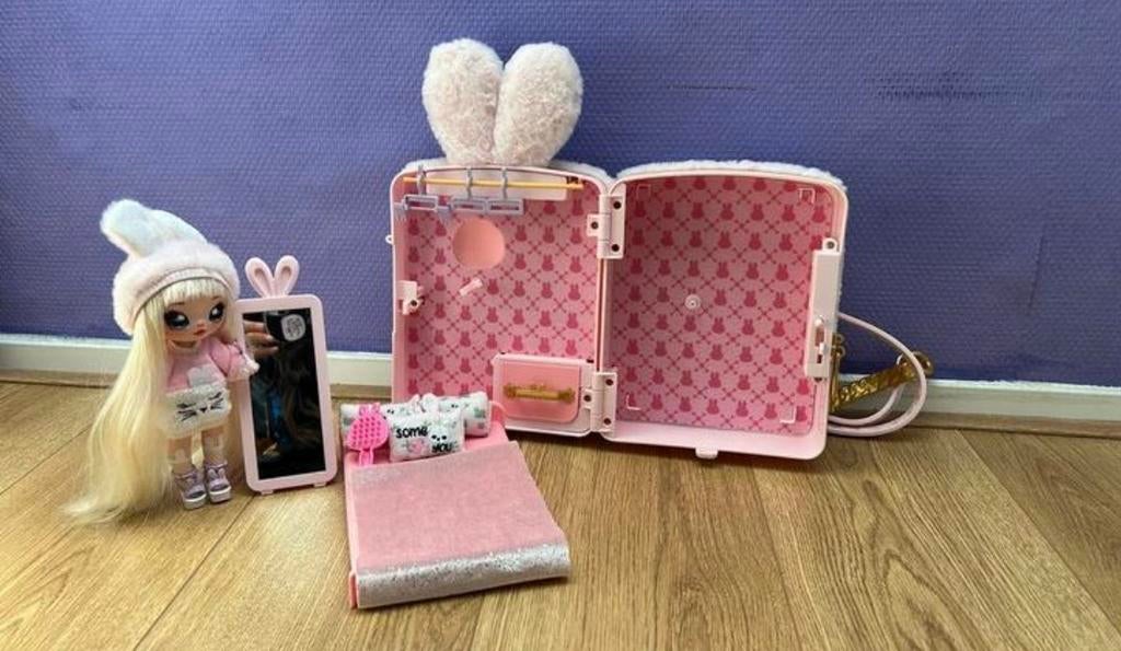 Na! Na! Na! Surprise Poppenhuis Koffer met Pop en Bed, Ophalen of Verzenden, Zo goed als nieuw, Poppenhuis
