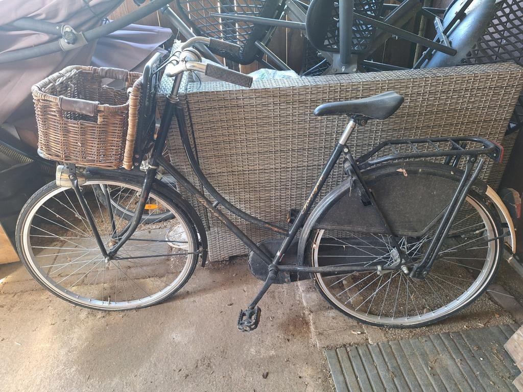 Zwarte omafiets met mand, Fietsen en Brommers, Fietsen | Dames | Omafietsen, Ophalen