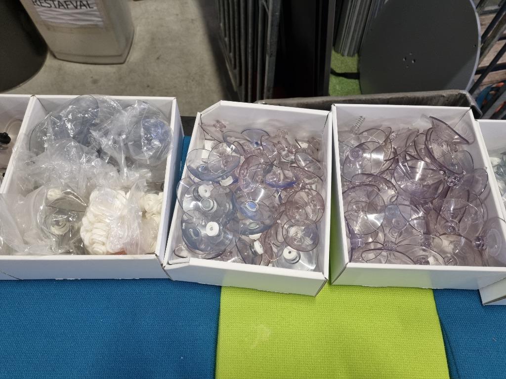 PARTIJ zuignappen voor gladde wand / glaswand, Ophalen, Gebruikt