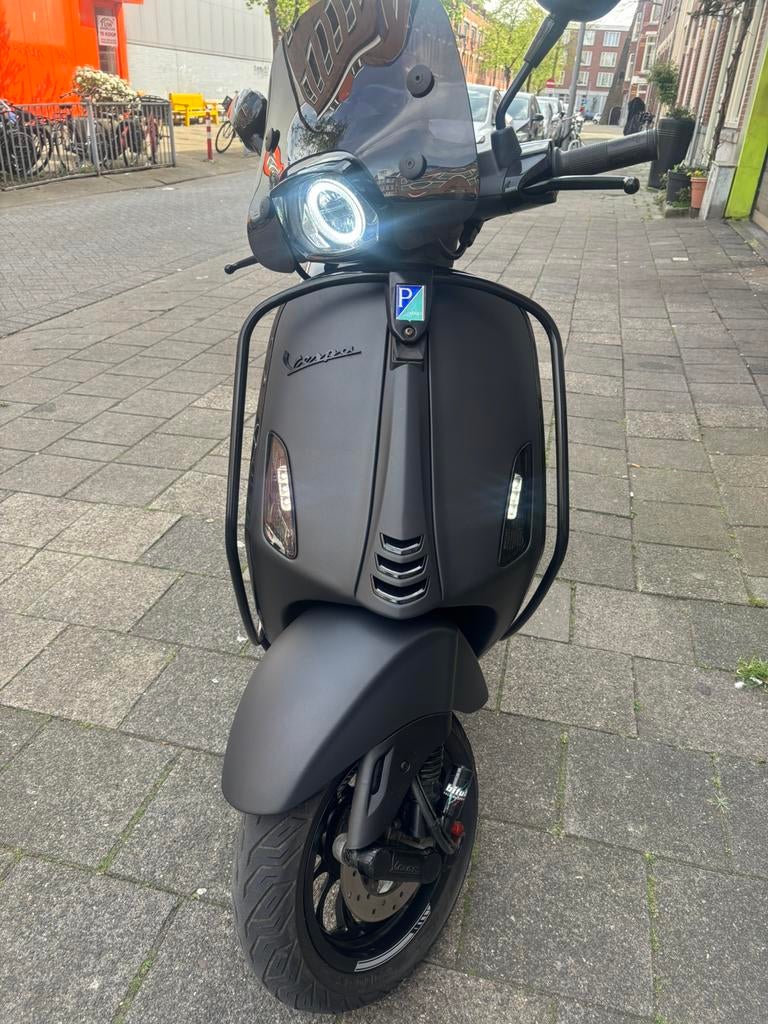 Vespa sprint 2018 80cc, Ophalen of Verzenden, Zo goed als nieuw, Benzine