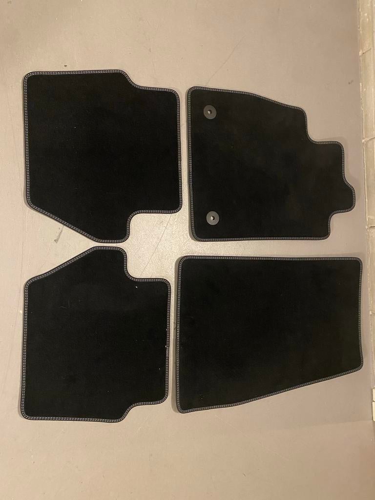 Nieuwe automatten Ford Puma / Fiesta - Complete set, Ophalen of Verzenden, Nieuw