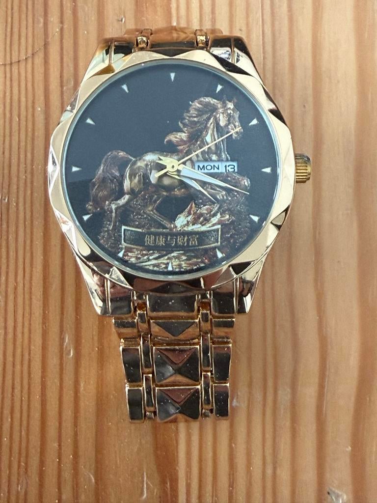 Goudkleurige horloge met paard, Chinees symbool, Overige merken, Gebruikt, Polshorloge, Ophalen of Verzenden