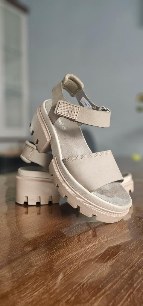 Stoere en stevige dames sandalen, Kleding | Dames, Schoenen, Zo goed als nieuw, Ophalen