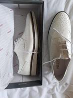 Nelson witte lakleren damesschoenen maat 40, Schoenen met lage hakken, Wit, Ophalen of Verzenden, Zo goed als nieuw