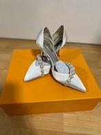 Satijnen hakken, Kleding | Dames, Schoenen, Pumps, Wit, Nieuw, Ophalen of Verzenden