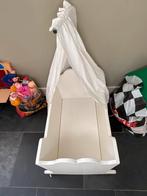 Mooie witte poppenwieg met hemeltje, Ophalen, Zo goed als nieuw, Babypop