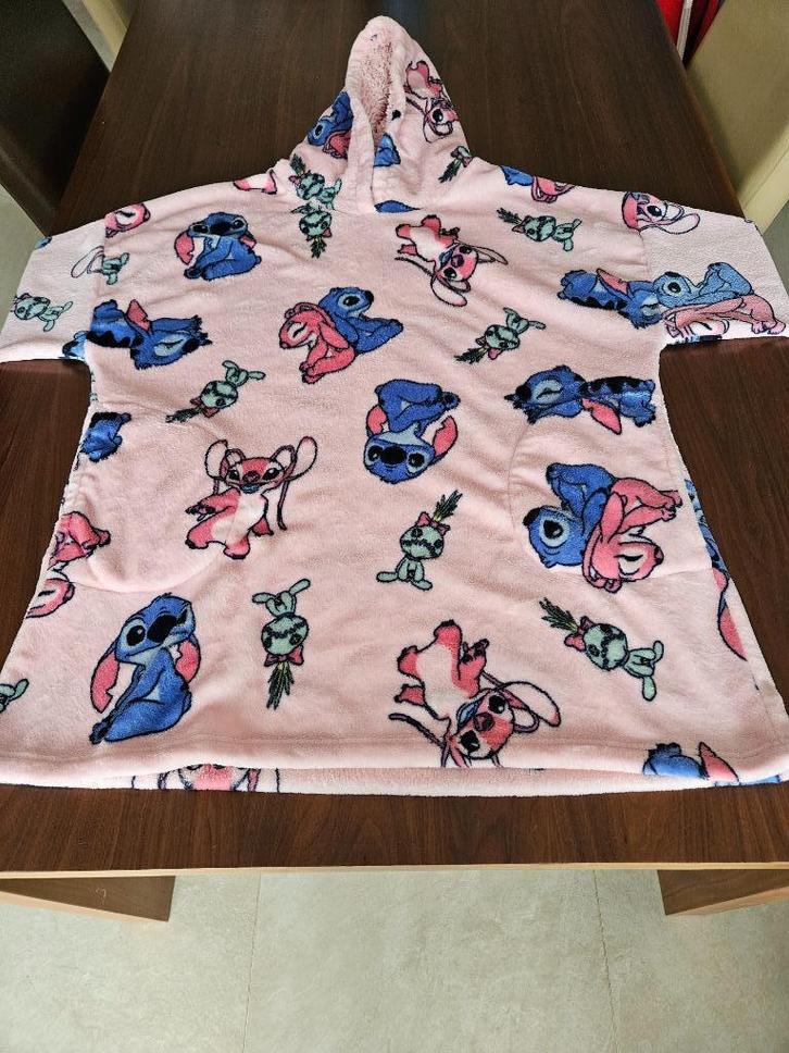 Snuggle ( oversized ) fleece hoodie Lilo & Stitch XS/S nieuw, Kleding | Dames, Huispakken, Nieuw, Maat 36 (S), Roze, Ophalen of Verzenden