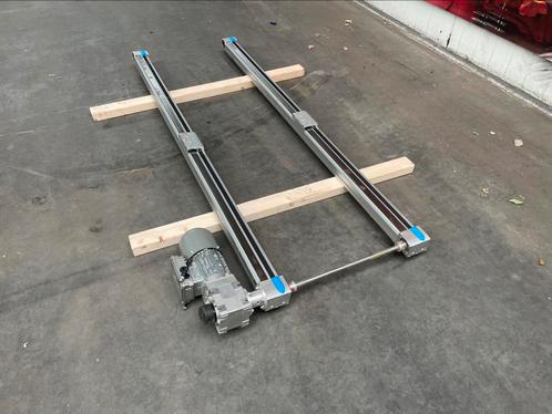 4  festo lineaire geleider / actuator lenze 3 fase motor, Hobby en Vrije tijd, Elektronica-componenten, Zo goed als nieuw, Ophalen of Verzenden