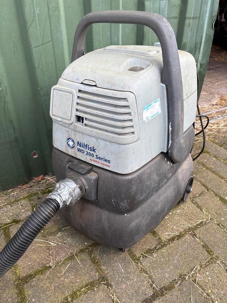 Nilfisk WD 200 Series Stofzuiger - Gebruikt, Witgoed en Apparatuur, Stofzuigers, Gebruikt, Stofzuiger, 1200 tot 1600 watt, Reservoir