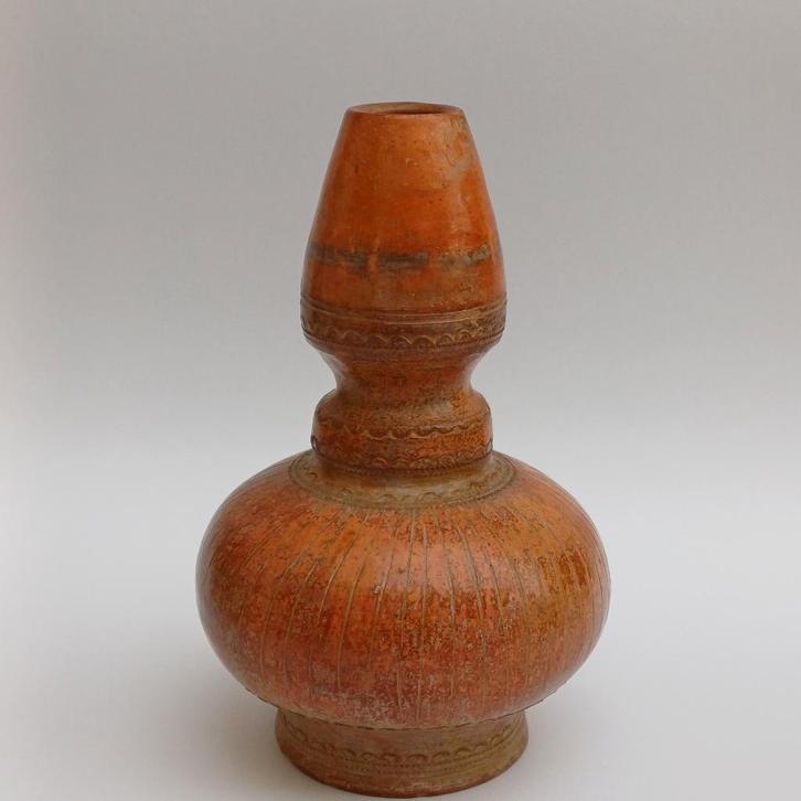 Terracotta Ayutthaya Water Vaas  Thailand 1550-1750, Antiek en Kunst, Antiek | Keramiek en Aardewerk, Ophalen of Verzenden