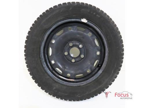 Velg + Winterband van een Volkswagen Polo, Auto-onderdelen, Banden en Velgen, Personenwagen, Gebruikt, 6 maanden garantie, 12 maanden garantie