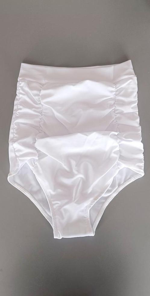 Nieuw wit high waisted hoge taille bikini broekje retro S/XS, Kleding | Dames, Badmode en Zwemkleding, Zo goed als nieuw, Bikini
