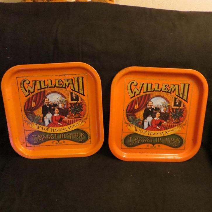 2 dienbladen Willem II sigaren reclame, Verzamelen, Rookartikelen, Aanstekers en Luciferdoosjes, Gebruikt, Overige typen, Ophalen of Verzenden