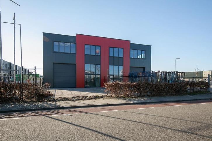 Te Huur bedrijfsunit met kantoorruimte in Kampen Top Locatie, Zakelijke goederen, Bedrijfs Onroerend goed, Bedrijfsruimte, Huur