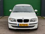 BMW 1-Serie 2.0 116I 5DR 2009 Wit | Airco | Onderhoudsboekje, Auto's, BMW, 1-Serie, 65 €/maand, 1995 cc, Zwart