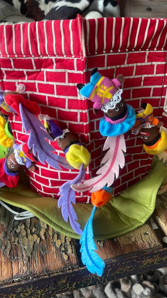 Vintage Zwarte pieten gooien in schoorsteen Plus, Diversen, Sinterklaas, Zo goed als nieuw, Ophalen
