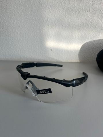 Oakley SI M-Frame 2.0 safety glasses beschikbaar voor biedingen