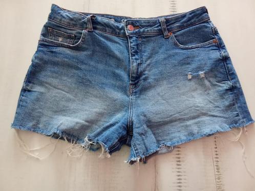 Te koop: Korte Spijkerbroek Jeans (maat 42, maat L), Kleding | Heren, Spijkerbroeken en Jeans, Zo goed als nieuw, W32 (confectie 46) of kleiner