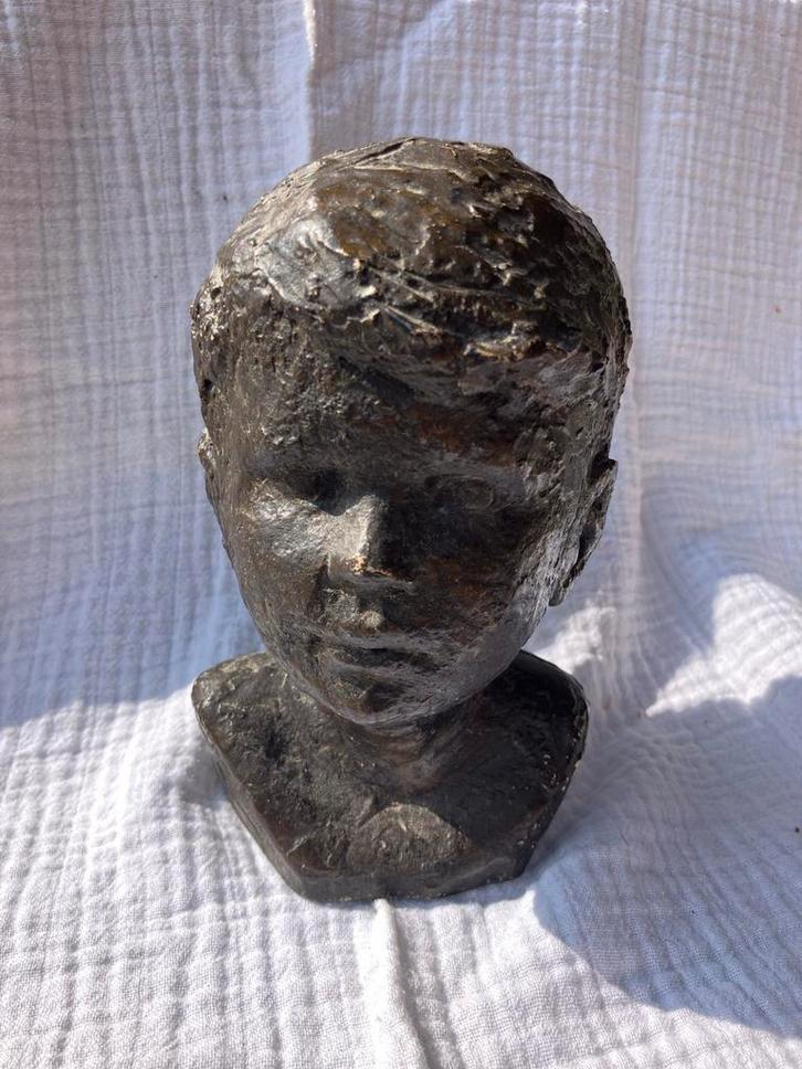 Gips Brons buste van een jongen - Beeldhouwwerk Kunstobject, Antiek en Kunst, Kunst | Beelden en Houtsnijwerken, Ophalen of Verzenden