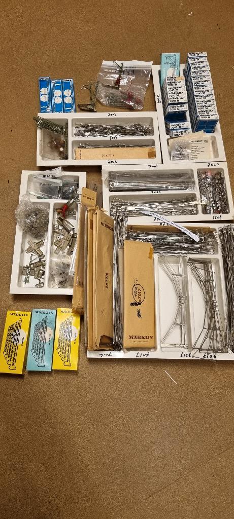 Marklin bovenleiding meer dan 1500 items, Hobby en Vrije tijd, Modeltreinen | H0, Zo goed als nieuw, Overige typen, Wisselstroom