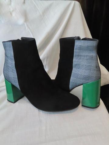 SORENZA, Bijzonder Enklelaarsje , Leer gevoerd mt 41 beschikbaar voor biedingen