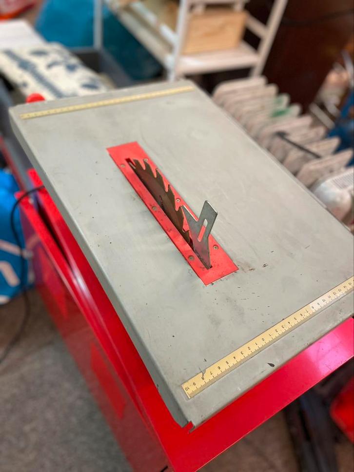 Diversen gereedschap., Doe-het-zelf en Verbouw, Gereedschap | Zaagmachines, Zo goed als nieuw, Cirkelzaag, 1200 watt of meer, 30 tot 70 mm
