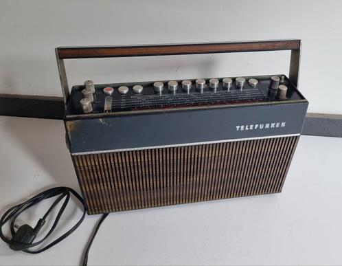 Vintage radio telefunken Universal 201 Bajazzo, Audio, Tv en Foto, Radio's, Zo goed als nieuw, Ophalen of Verzenden