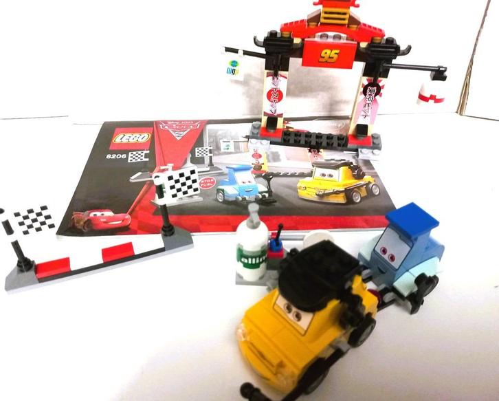 Lego Cars 8206 Tokyo Pit Stop, Kinderen en Baby's, Speelgoed | Duplo en Lego, Zo goed als nieuw, Lego, Complete set, Ophalen of Verzenden
