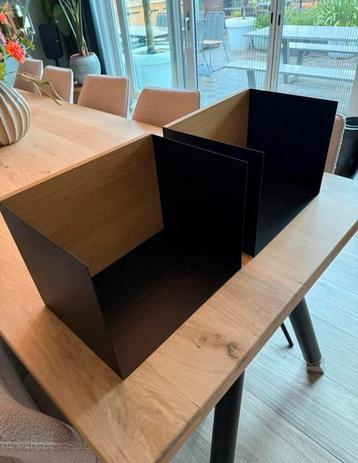 Ethnicraft U Shelf 2 stuks beschikbaar voor biedingen