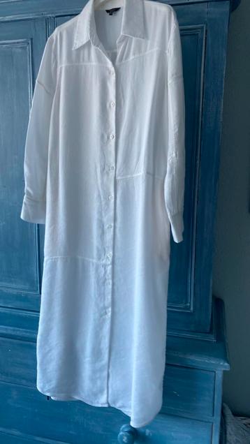 Beeldige witte jurk van Massimo Dutti beschikbaar voor biedingen