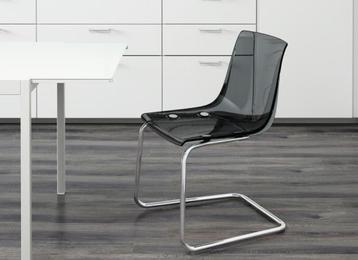 Vijf eetkamerstoelen beschikbaar voor biedingen