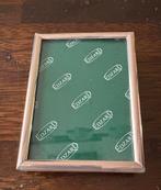 Klein verzilverd fotolijst 9 x 7 cm, Ophalen of Verzenden, Zo goed als nieuw