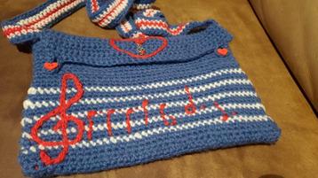 Gehaakte tullepetaonse  tas beschikbaar voor biedingen