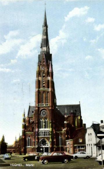 Veghel, Markt - auto - ongelopen beschikbaar voor biedingen