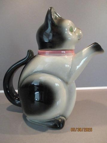 Cortendorf theepot in de vorm van een poes beschikbaar voor biedingen