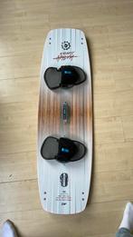 Slingshot board asylum 138cm, Watersport en Boten, Wakeboarden, Ophalen of Verzenden, Zo goed als nieuw