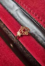 Gouden opengewerkte ring met hartje, Ophalen of Verzenden, Zo goed als nieuw, 17 tot 18, Dame