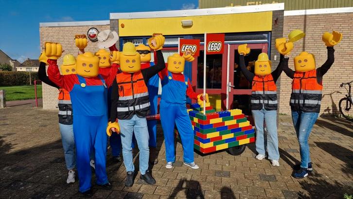 Legopakken en lego kar Carnaval Loopgroep verkleed kleding, Hobby en Vrije tijd, Feestartikelen, Gebruikt, Ophalen