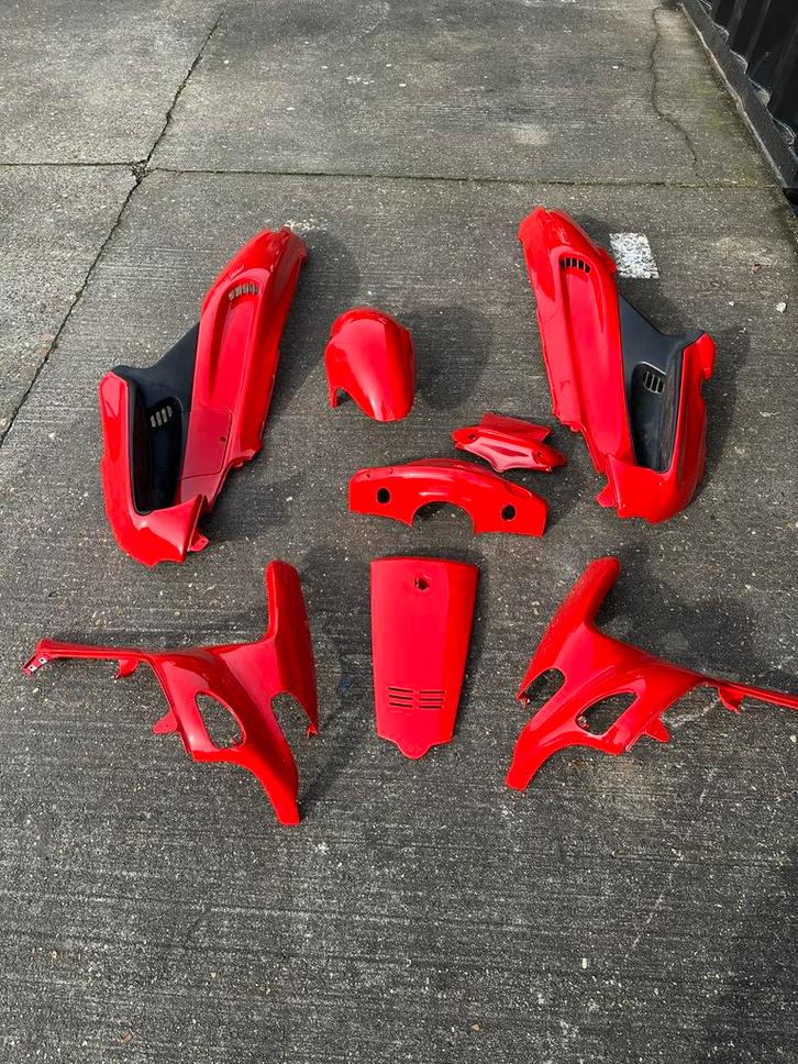 Kappenset gilera runner dark dream nieuwe lak, Fietsen en Brommers, Brommeronderdelen | Scooters, Overige merken, Kap, Ophalen
