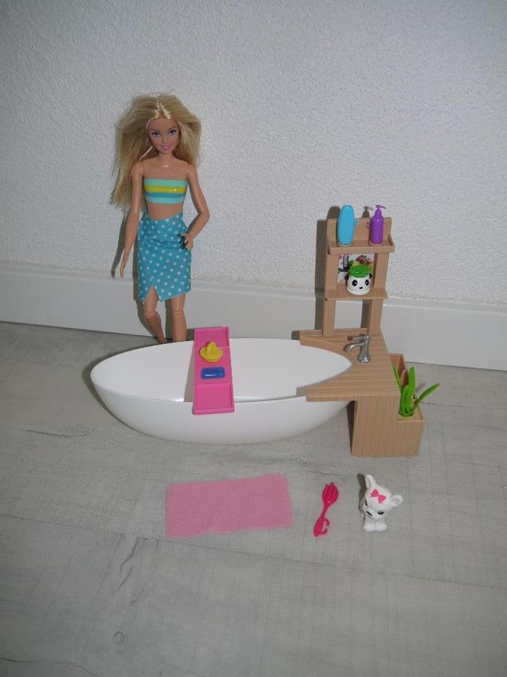 Als nieuw! Barbie Wellness Pop met Bubbelbad en Puppy!, Kinderen en Baby's, Speelgoed | Poppen, Zo goed als nieuw, Barbie, Ophalen of Verzenden