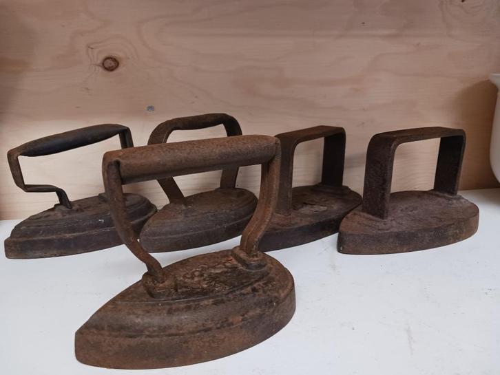 set strijkijzers, Antiek en Kunst, Antiek | Gereedschap en Instrumenten, Ophalen